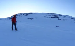 ÇOMÜ Sağlık Bilimleri Fakültesi Dekan Yardımcısı, Kuzey Kutbu’nda küresel ısınmanın etkilerini görüntülüyor