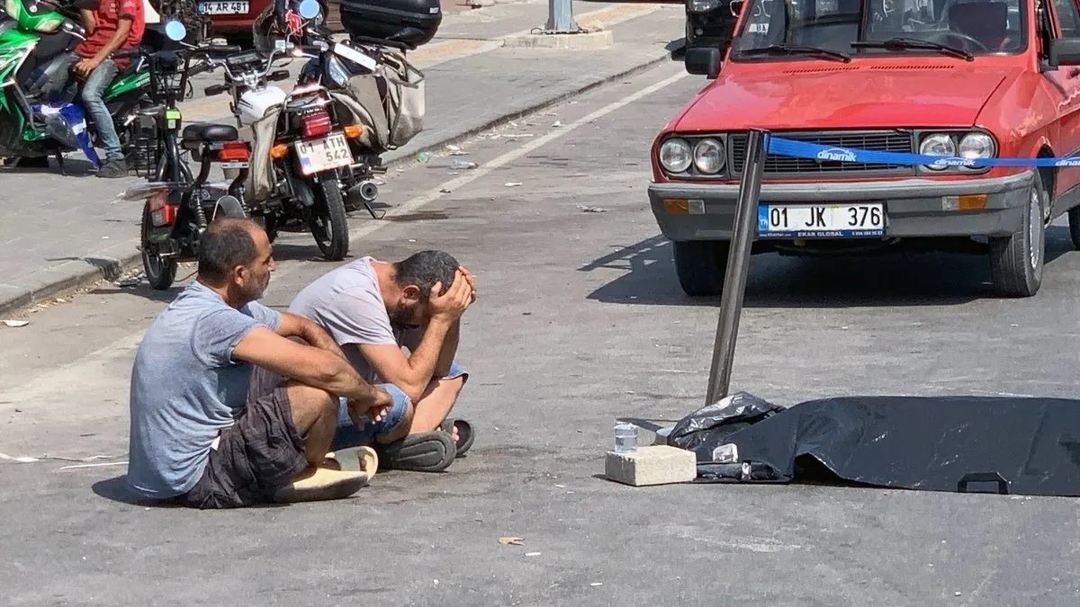 Motosiklet kazasında başını asfalta çarpan kadın yaşamın yitirdi