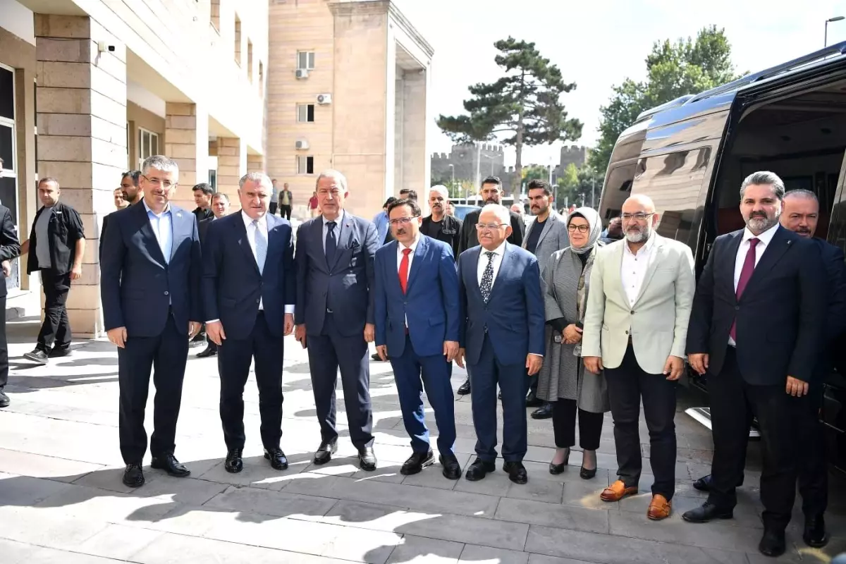 Gençlik ve Spor Bakanı Osman Aşkın Bak Kayseri’de