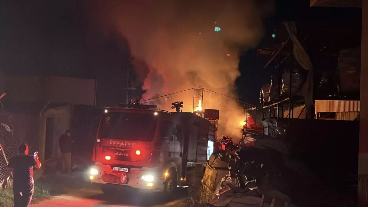 Gebze’de Elektrikli Ev Aletleri Tamirhanesinde Yangın